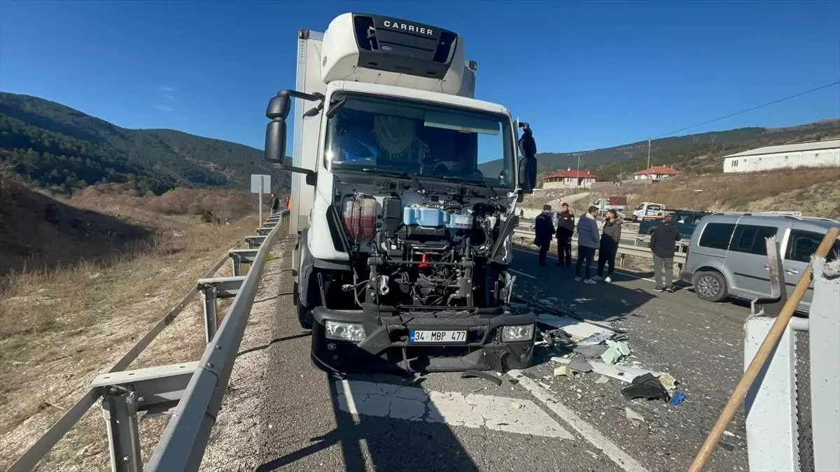 Çankırı’da Trafik Kazası: 13 Yaralı